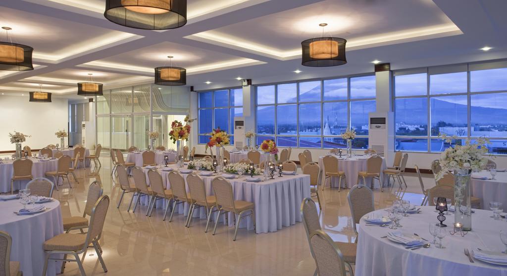 Hotel St. Ellis Legazpi Exterior photo